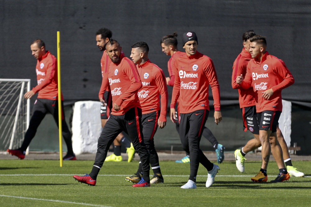 Reprezentativci Čilea pokazali veliku solidarnost sa svojim narodom! (FOTO)