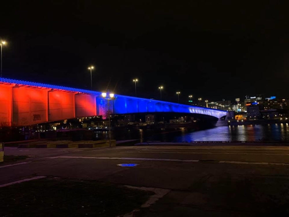 Brankov most ima novi izgled, građani nisu imali predstavu da je ovakva promena moguća preko noći! (FOTO)