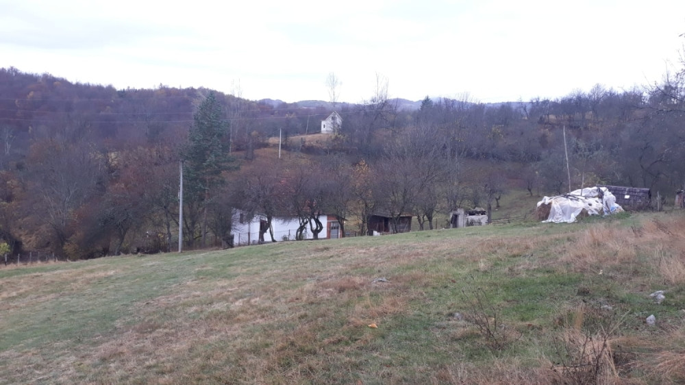 Komšije lupale na vrata, a onda im je Mijailo otvorio dok mu je krv šikljala iz vrata! Otkrivamo detalje užasa na Zlatiboru! (FOTO KUĆE STRAVE)