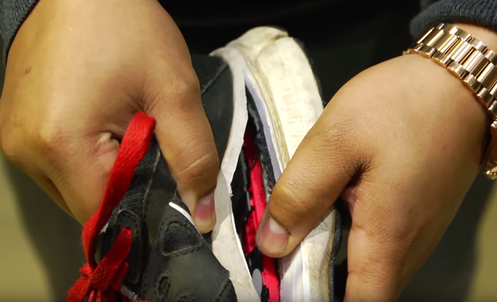 Sećate li se bebe koju je majka bacila u kontejner? Kada vidite šta danas radi, nećete moći da ostanete ravnodušni! (VIDEO)