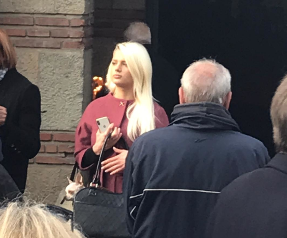Dorotea došla na Petrućijevu sahranu, a niko ne veruje da je njega povela sa sobom! (FOTO)