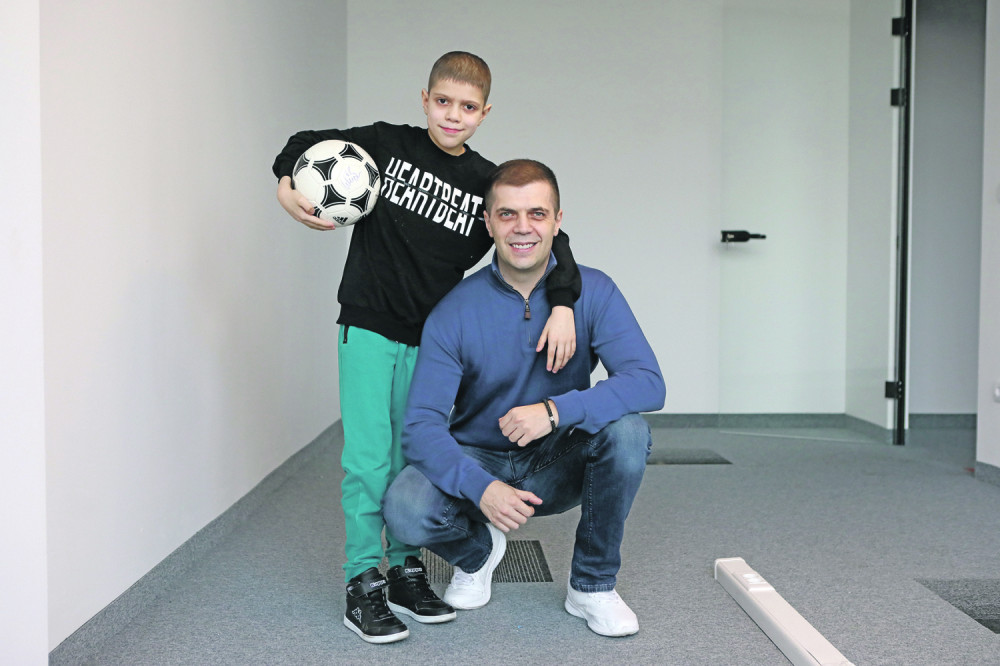 Uz pomoć gradske vlasti obezbeđena sredstva za lečenje dečaka