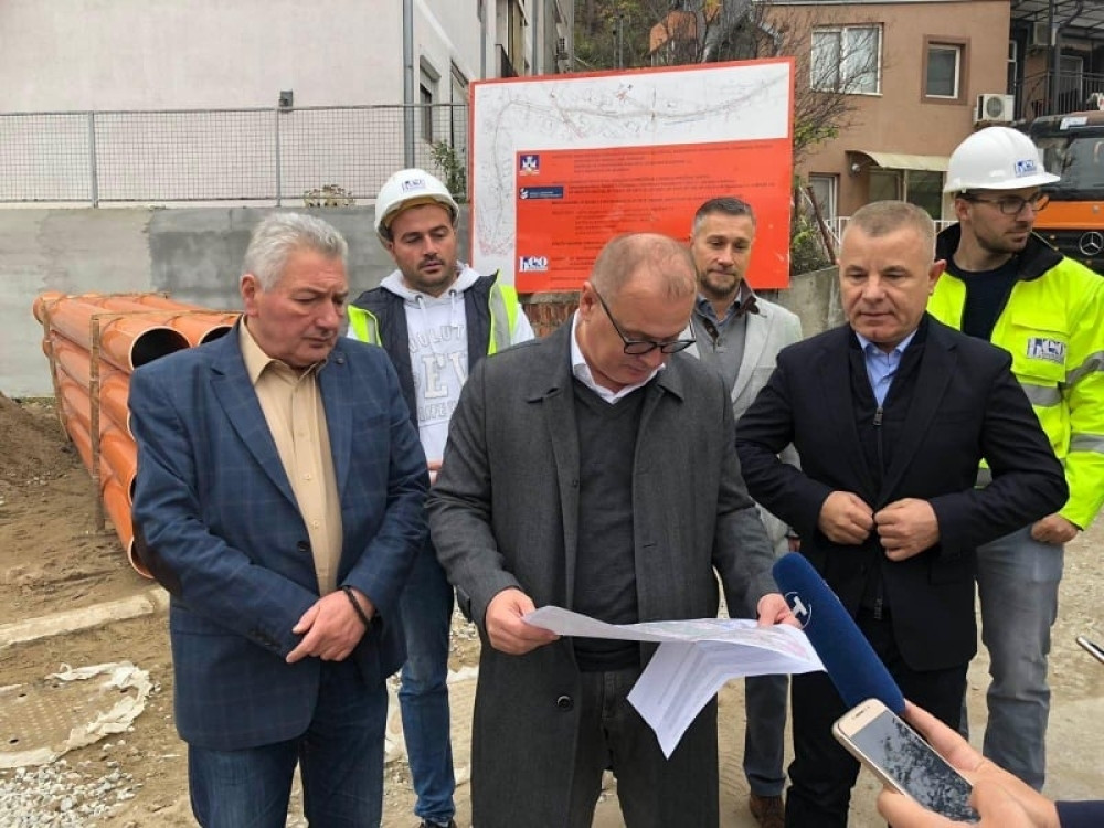 Vesić obišao radove u naselju Kijevu-Kneževcu