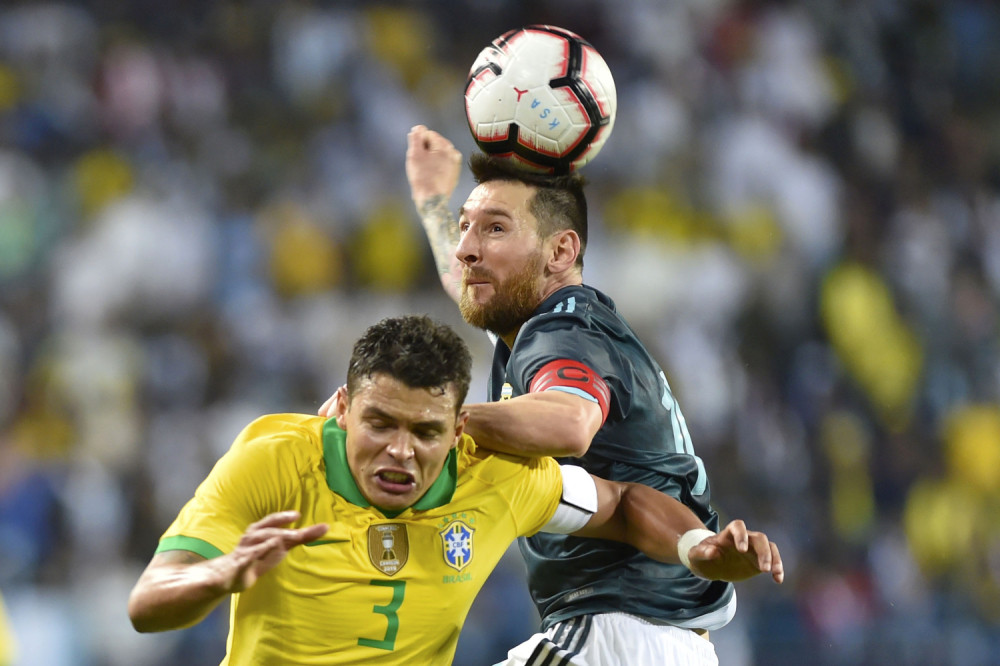 Mesi naređuje sudijama da sviraju u njegovu korist, a selektoru Brazila je poručio da ĆUTI! (FOTO)