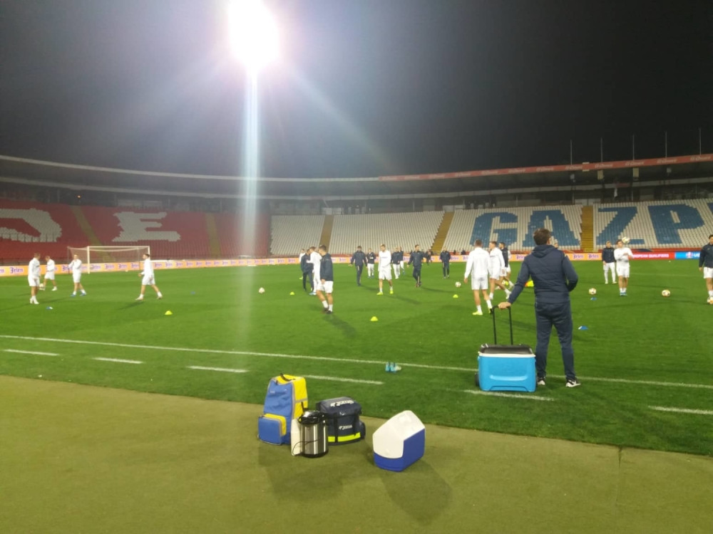 Gosti vrhunski raspoloženi! Zafrkavaju se, ali i treniraju, dok smo legendarnog Ševčenka uhvatili u nezgodnoj pozi! (FOTO/VIDEO)