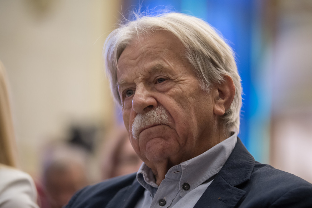 Veliki Zvezdaš Ljubivoje Ršumović otkrio ko je iz redova crveno-belih uticao da on navija za Zvezdu!