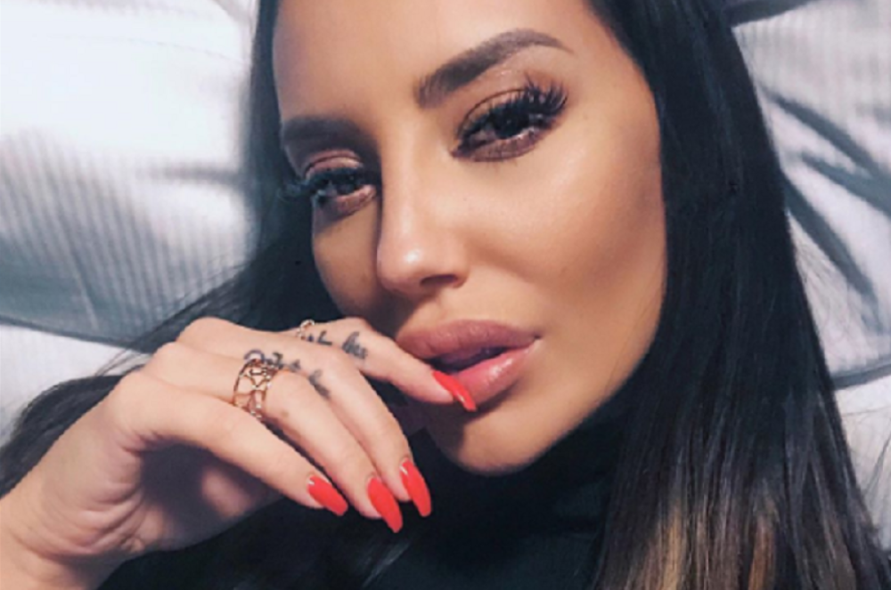 Katarina Grujić na sebi nosi nekoliko hiljada evra: Običnom šetnjom izmamila uzdahe stotina muškaraca! (FOTO)