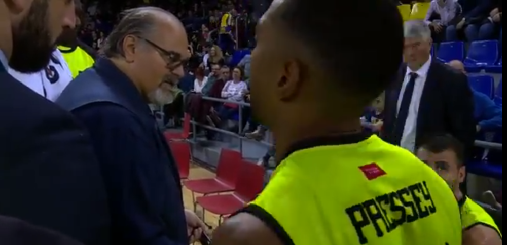 Posle Obradovića i Pešića i bivšem treneru Partizana "prekipelo" na tajm-autu! (VIDEO)