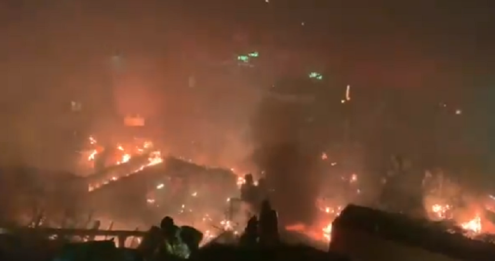 Eskalacija nasilja u Hongkongu, demonstranti molotovljevim koktelima gađaju policiju (VIDEO)