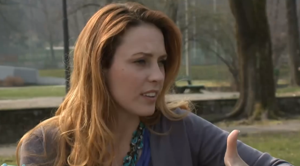 Pevačica se bori sa teškom bolešću: "Ne mogu sama ni maskaru da stavim, tata mi kuva"!