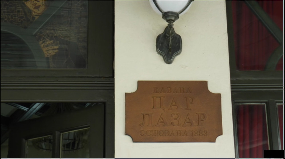 Tabla sa misterioznim znakom 8-8-8 i dalje stoji netaknuta - Otkrivamo priču koja se krije iza mesta u srcu Šumadije! (FOTO)