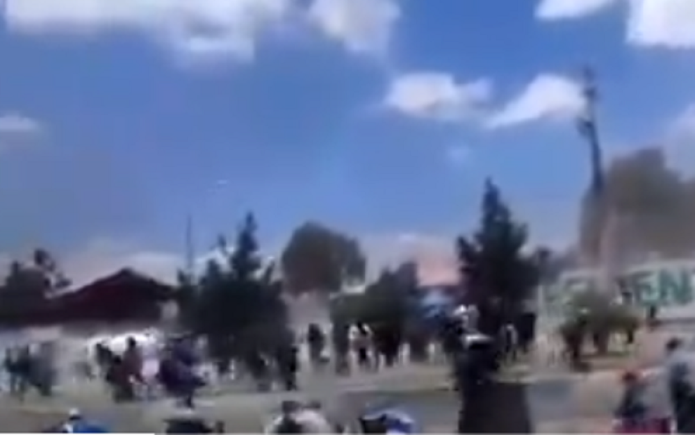 Ima mrtvih i ranjenih. Vojska krenula na postrojenja za gorivo, a pristalice Moralesa u odbranu istih! (VIDEO)