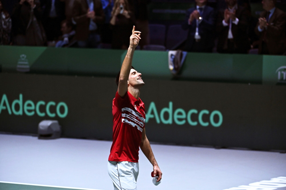 Posle odmora na Maldivima obradovao decu ove egzotične zemlje, dočekan srpskim zastavama (FOTO/VIDEO)