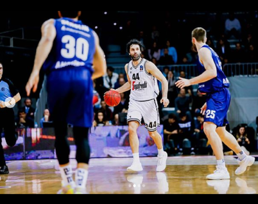 Teodosiću potrebno samo 15 minuta da pokaže magiju, a onda ga je Đorđević izveo iz igre! (VIDEO)