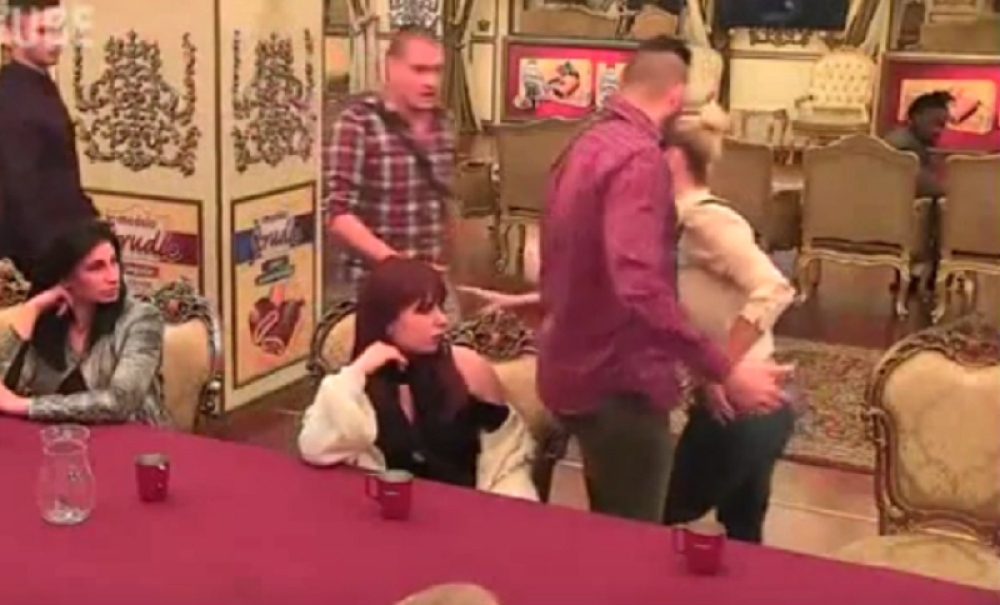 Slađana Petrušić iz vile odvedena pravo u zatvor! Nije mogla da se smiri pa je išutirala! (VIDEO)