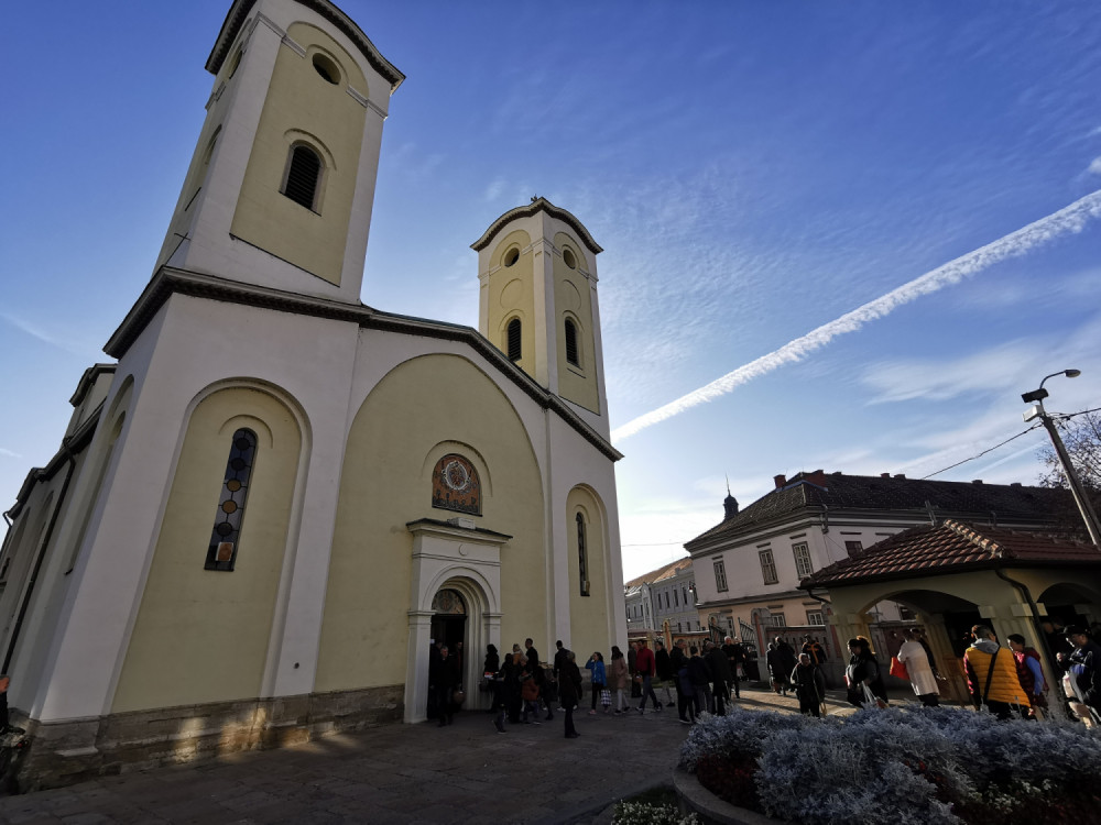 Evo kako Srbi proslavljaju Aranđelovdan! Tradicija se poštuje, a slavski kolač i žito ne zaboravljaju