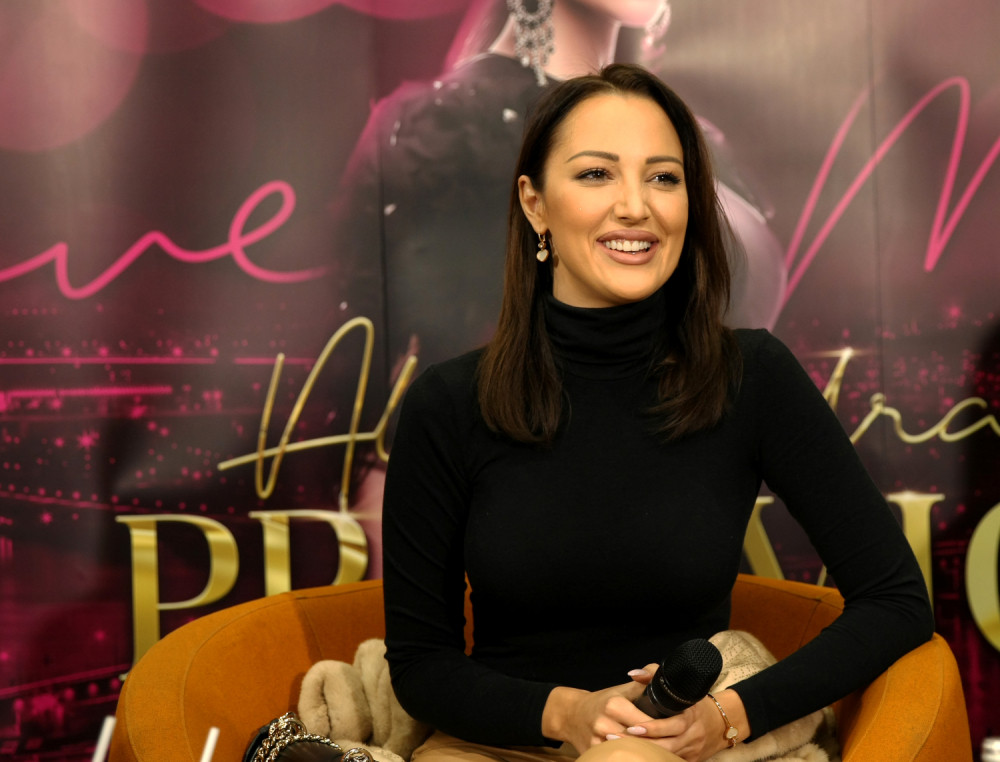 Prija otkrila koga će prvo poljubiti za Novu godinu, ali i gde će biti sin Aleksandar za to vreme