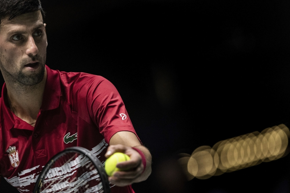 Rusija imala dve brejk lopte na Novakov servis, a onda je ušao na teren on i omeo Srbina koji je poslao lopticu u aut! (VIDEO)