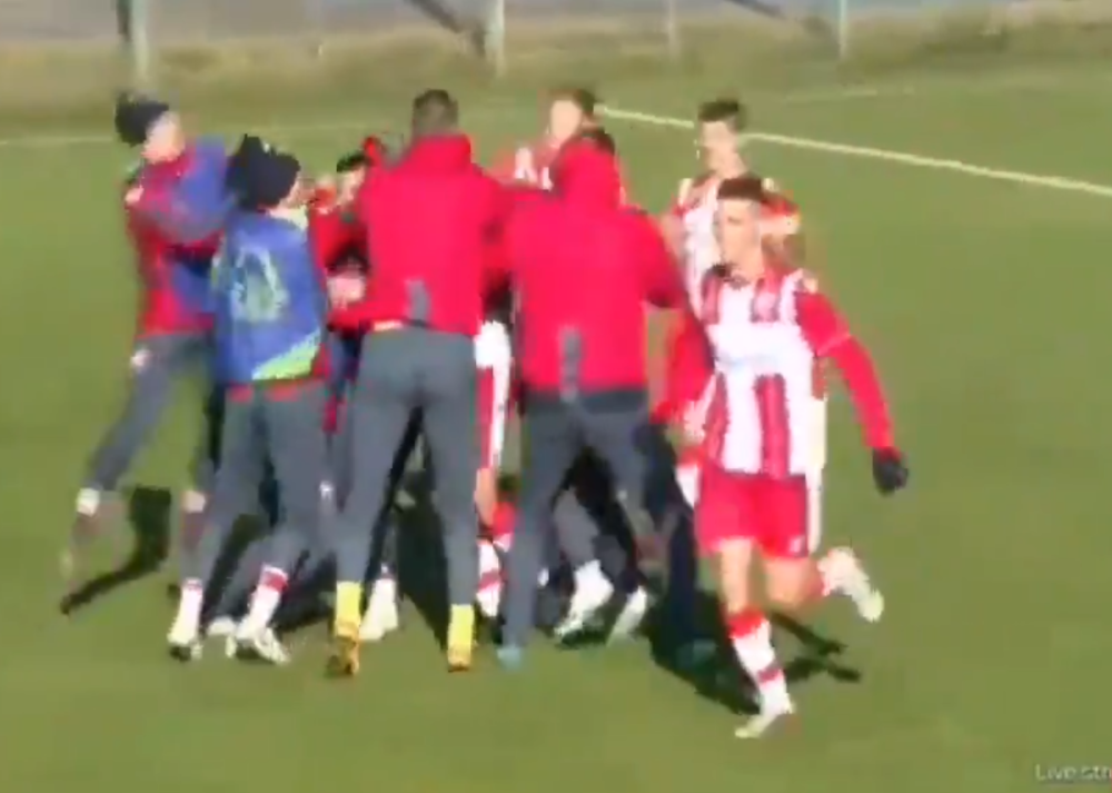 Veliko slavlje crveno-belih za održavanje prvog mesta! (VIDEO)