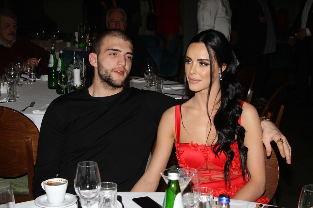 Veljko Ražnatović pripremio proslavu rođenja deteta! "Pravo srpsko veselje, ali daleko od očiju javnosti!"