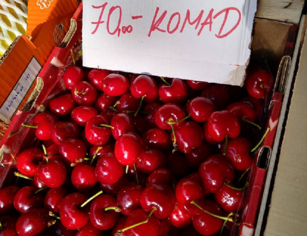 Kilo se prodaje za 4.000 dinara, a jedan komad je 70! Pune gajbice usred novembra! (FOTO)