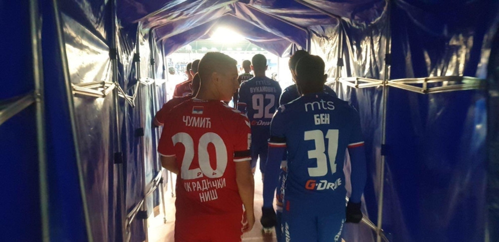 Sportski gest fudbalera Zvezde i Radničkog u teškim trenucima, je oduševila Srbiju!