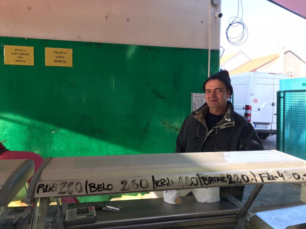 Prodavao piliće celi dan, a onda je otkrio i zbog čega je to radio pred ćerkinu svadbu!