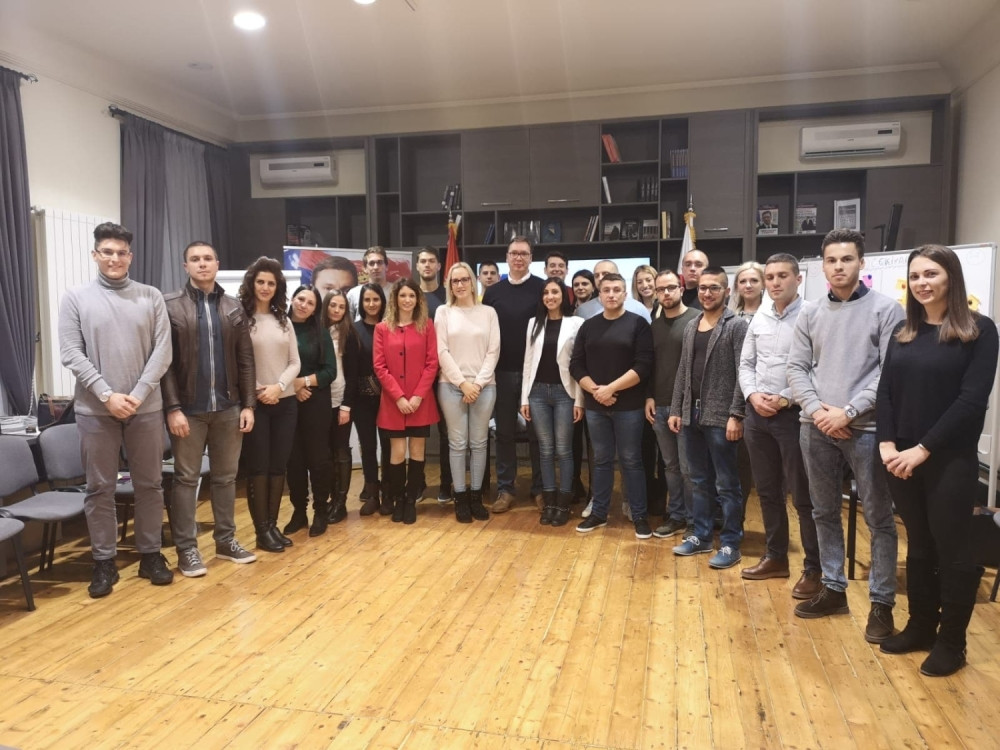 Predsednik Vučić večeras u Subotici prisustvuje obuci mladih lidera, članova SNS!