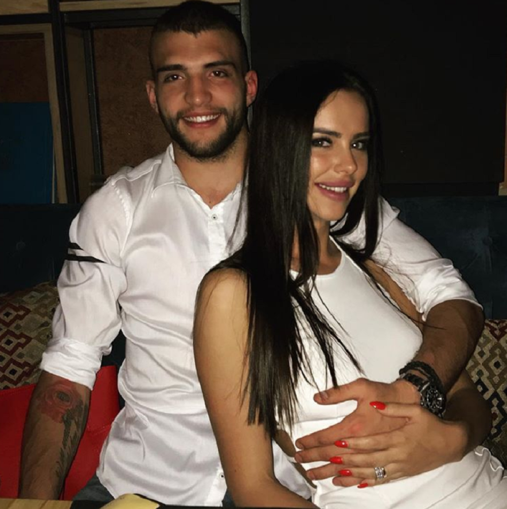 Veljko neumorno zeza i snima Bogdanu u njenim trudničkim danima: Evo šta je ovog puta radio (VIDEO)