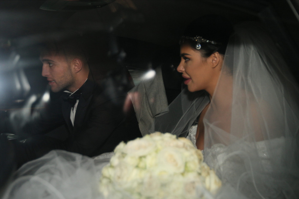 Skinula Cecinu venčanicu, pa obukla drugu! Niko nije mogao da veruje (FOTO)