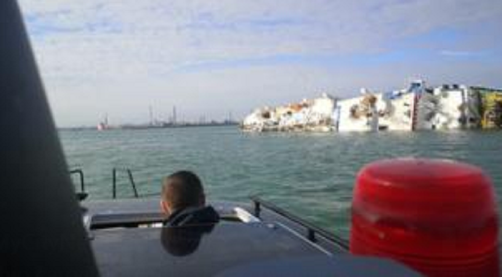 Potonuo veliki brod, 15.000 duša polako umire!