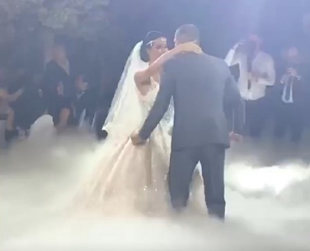 Bogdana se presvukla po treći put! Skinula dve venčanice, evo šta je sad obukla! (VIDEO)