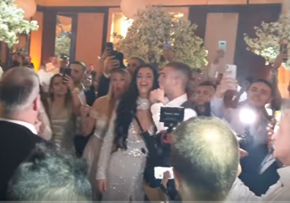 Veljko pao na kolena dok je Bogdana igrala! Pogodilo ga pravo u srce