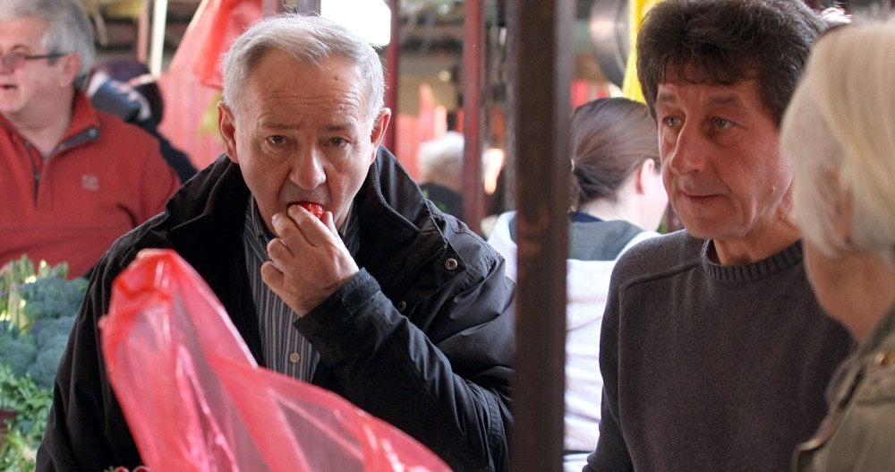 Kilo trešanja košta 4.000 dinara, komad je 70, a sad su se pojavile i jagode! Cena izuva! (FOTO)