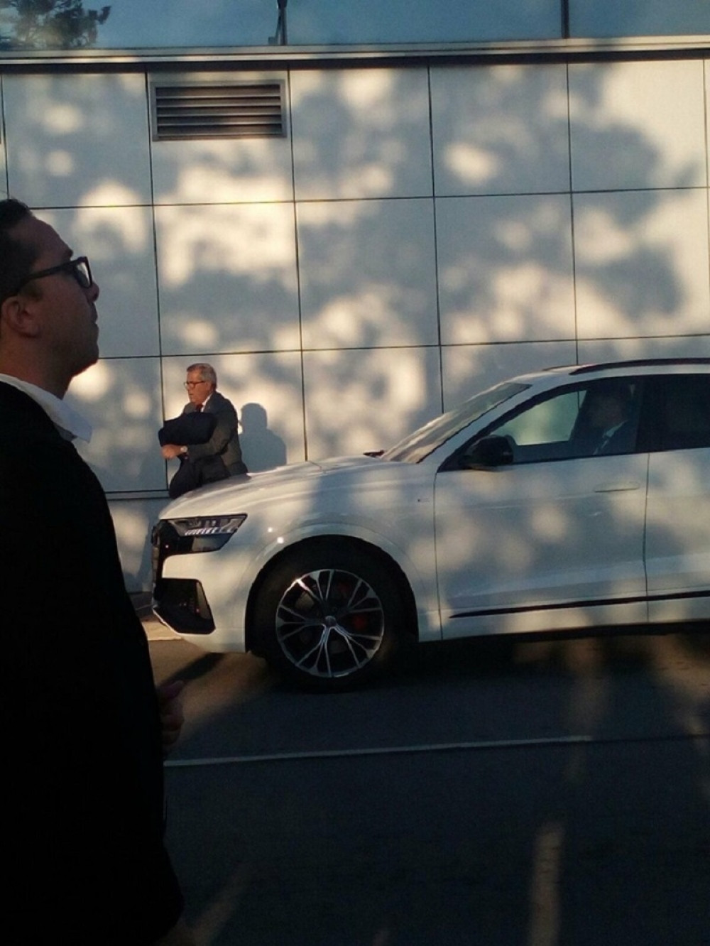 Novinari su spazili bivšeg predsednika nemačkog kluba na aerodromu (FOTO)