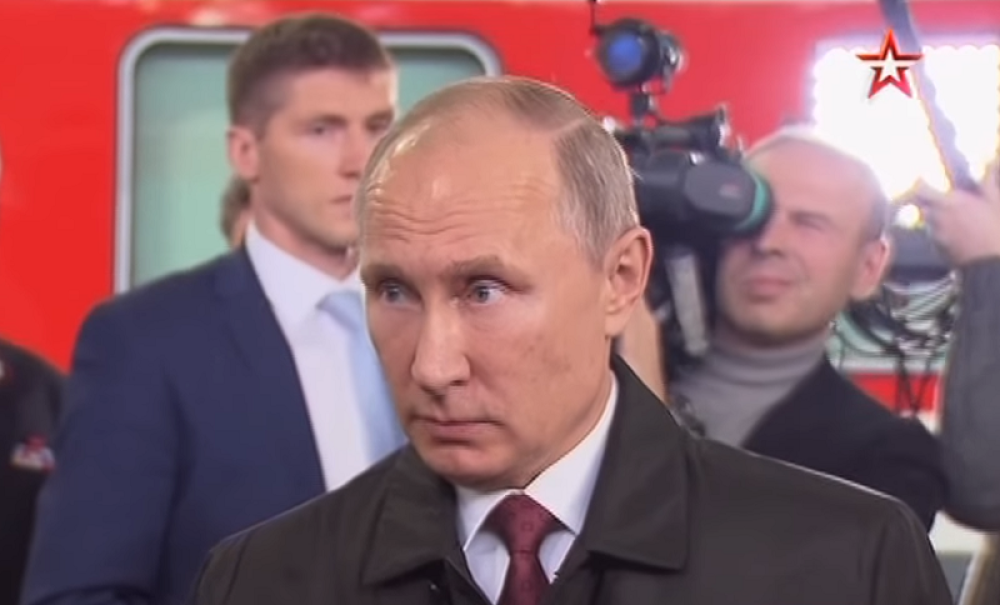 Uvek hladan i stamen ovog puta nije izdržao! Putin jednim potezom iznenadio svet ali i jednu posebnu damu! (VIDEO)