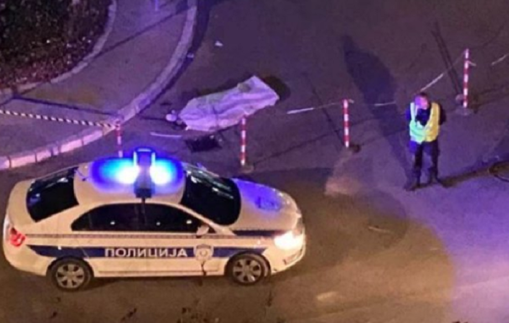 Telo mrtvog muškarca leži nasred ulice! (FOTO SA LICA MESTA)