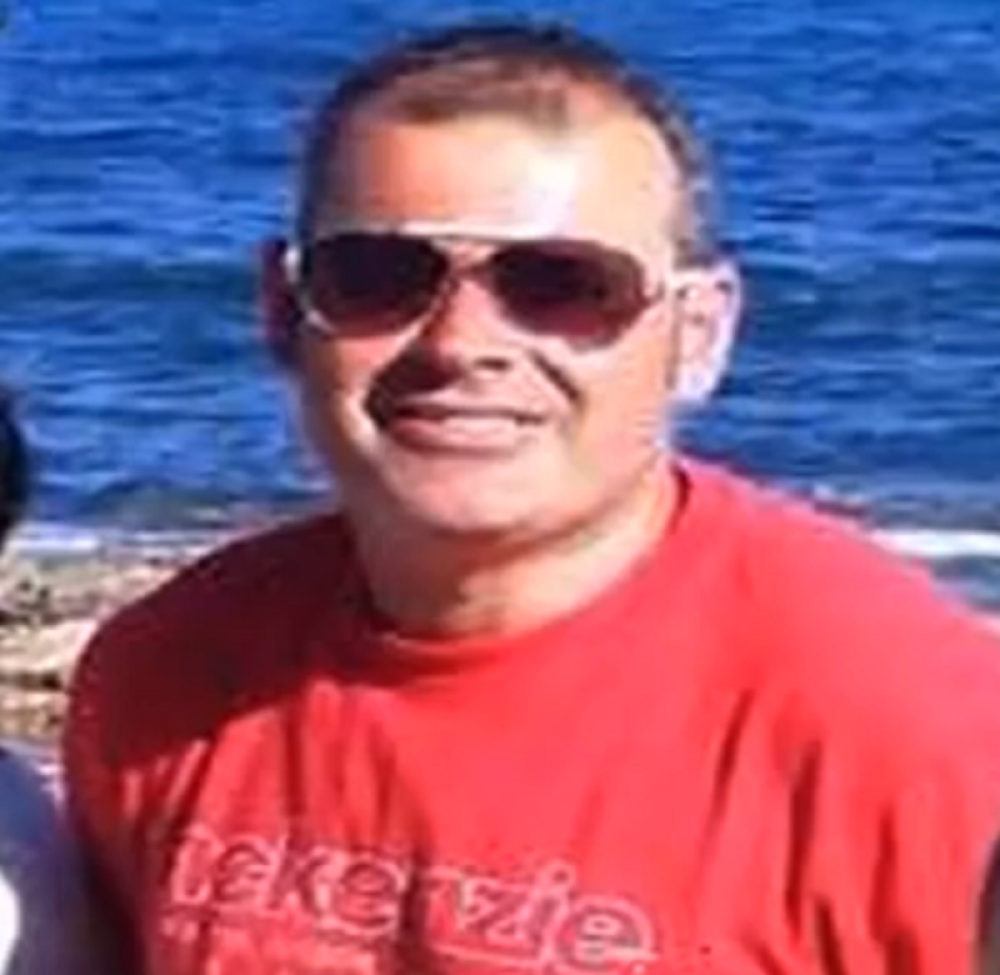 Dobio na lutriji, pa sve potrošio na prostitutke i drogu! Kada je žena saznala, uzeo je nož i kasapio svoje male sinove do smrti! (VIDEO)