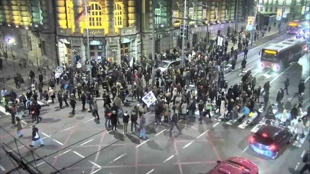 Kompletna opozicija se okupila protiv Siniše Malog, ali scene ispred Ministarstva su jadne! (VIDEO)