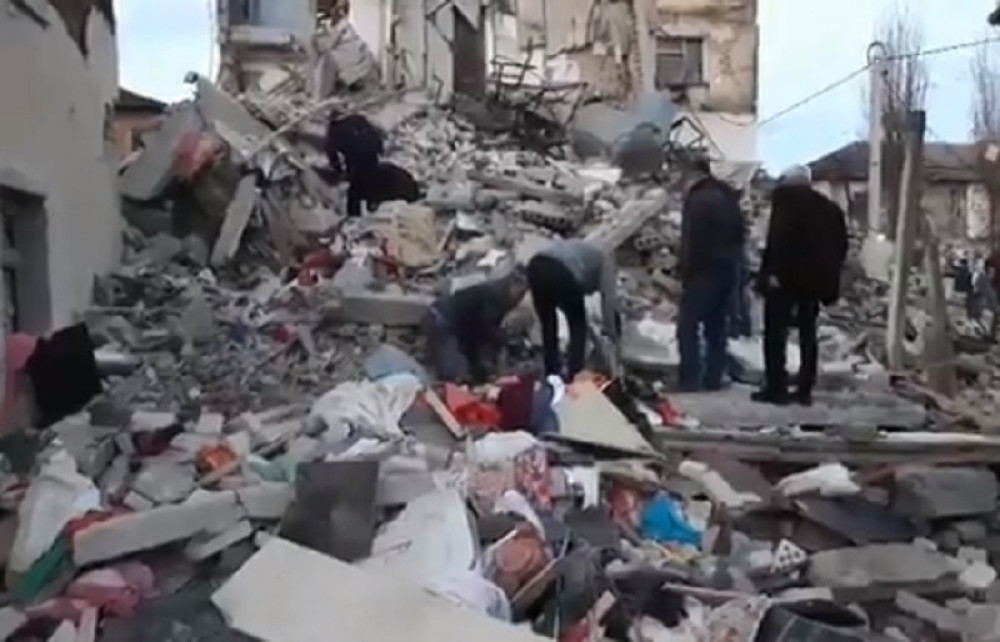 Srušeno ili oštećeno 500 zgrada! Otvoreni prihvatni centri za stare i nemoćne