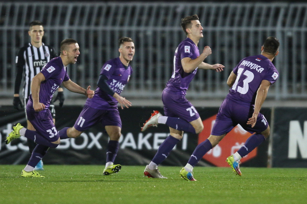 Javorovih pet komada Inđiji