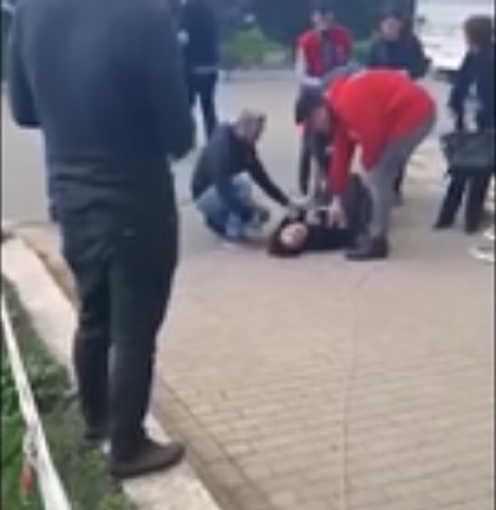 Majci rekli da joj je ćerka (5) poginula u ruševinama, pala na zemlju, i počela da se trese! Vrisci parali nebo! (VIDEO)