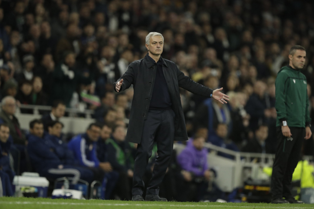 Dok su svi slavili gol Kejna, Murinjo čestitao pravom junaku (VIDEO)