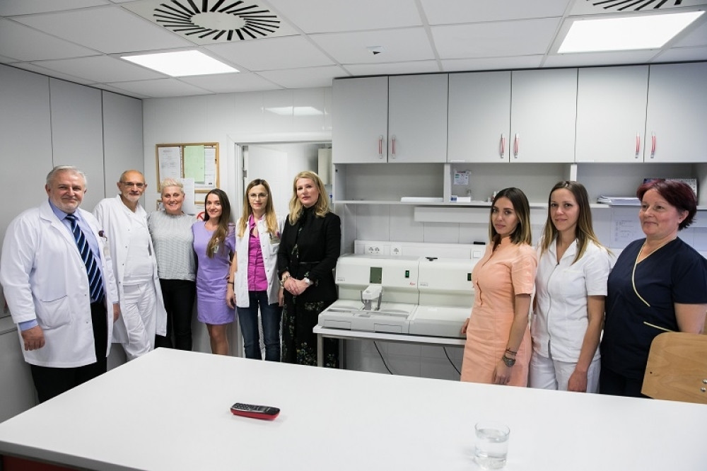 DIRECT MEDIA United Solutions donirala savremeni dijagnostički aparat Institutu za majku i dete "Dr Vukan Čupić"