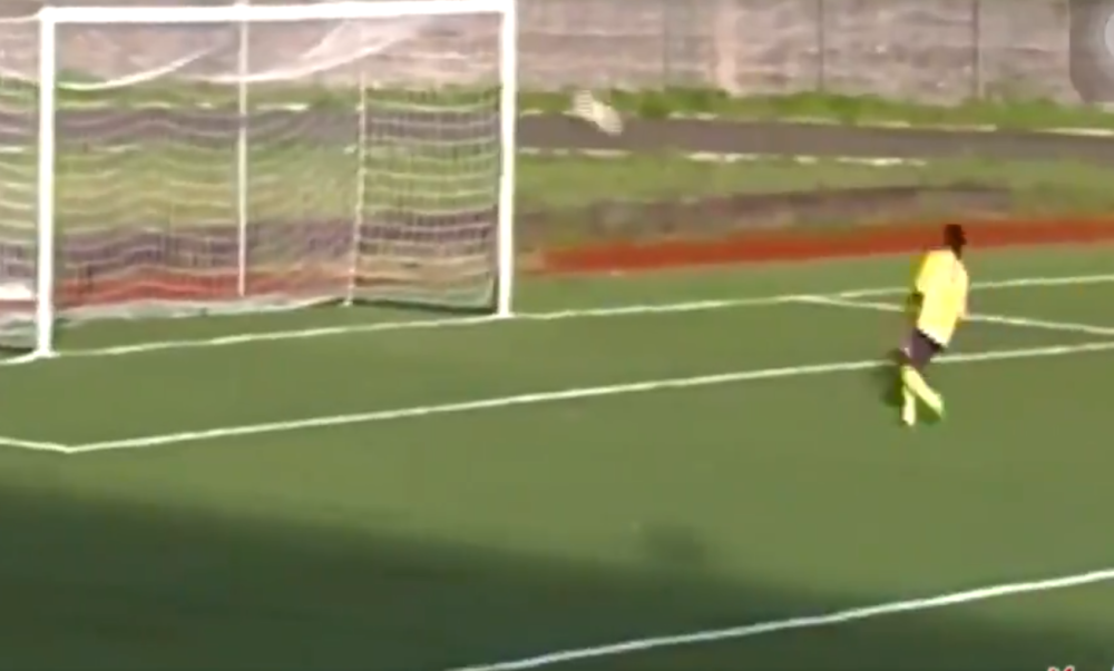 Na utakmici postignuto 10 golova, a svi će je pamtiti po najvećem promašaju koji ste videli! Zapravo... dva promašaja (VIDEO)