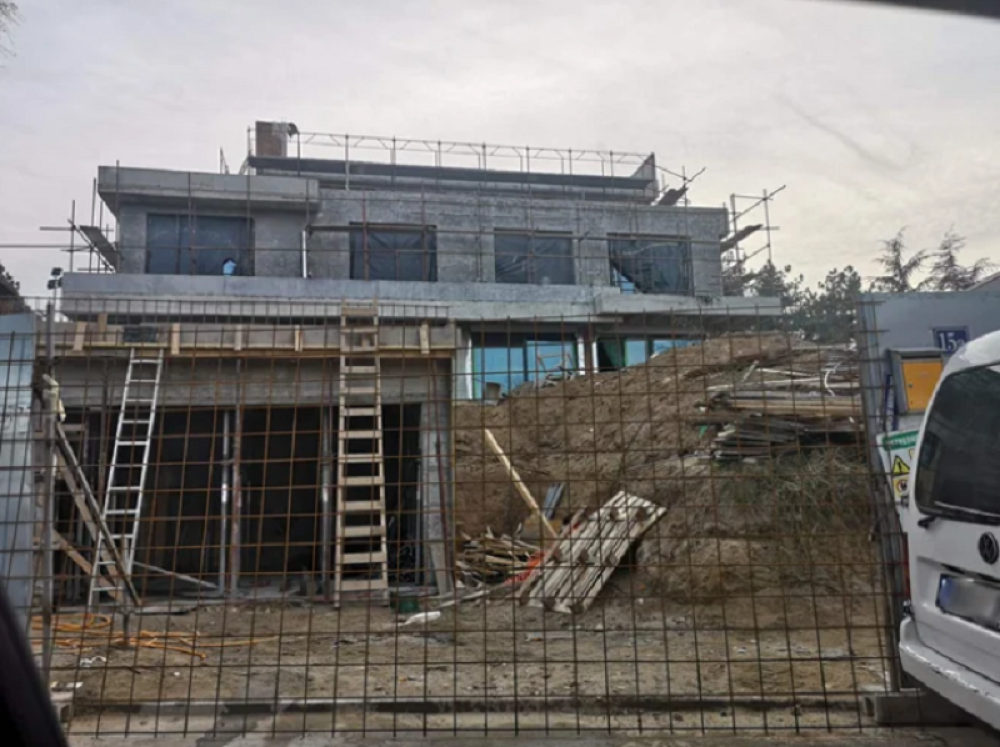 Haris i Melina stali sa gradnjom kuće, fali im jos milion evra?! Evo kako kuća sada izgleda (FOTO+VIDEO)