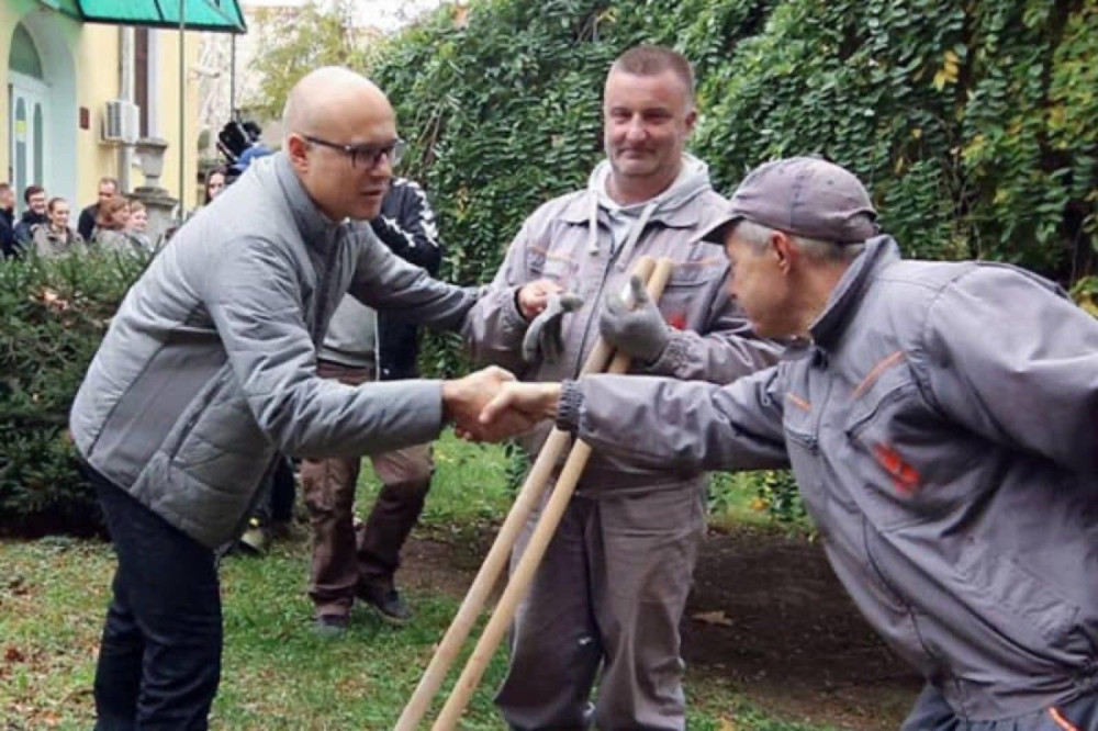 Miloš Vučević: Ovo je simboličan gest u skladu sa pridruživanjem Novog Sada porodici zelenih gradova! Ozelenjavanje tek počinje