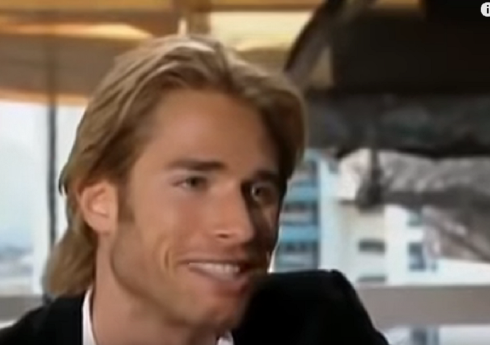 Bio je glavni zavodnik u seriji Rubi: Danas ima 44 godine, i objavljuje svoje gole fotografije