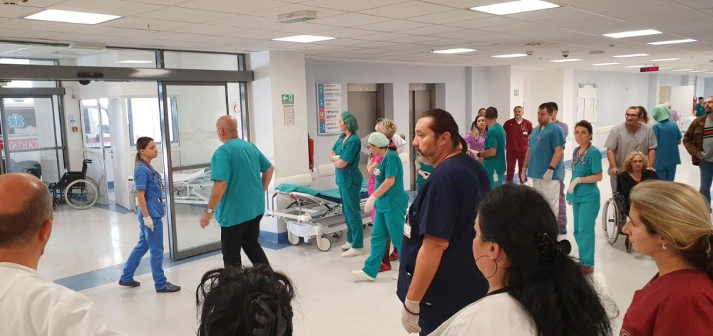 Šleperom oduvao kombi pun radnika! Troje poginulih, osmoro povređenih!