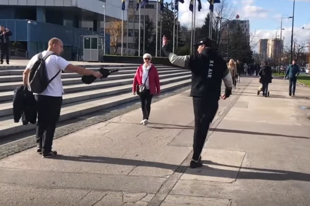 Održao lekciju migrantu! Uhvatio ga da pljačka, evo kako je rešio stvar! (VIDEO)
